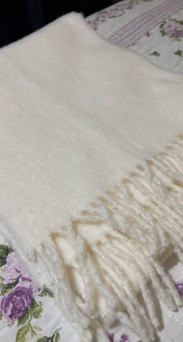 Beyaz Kadın Yün Püsküllü Şal - Görsel 2