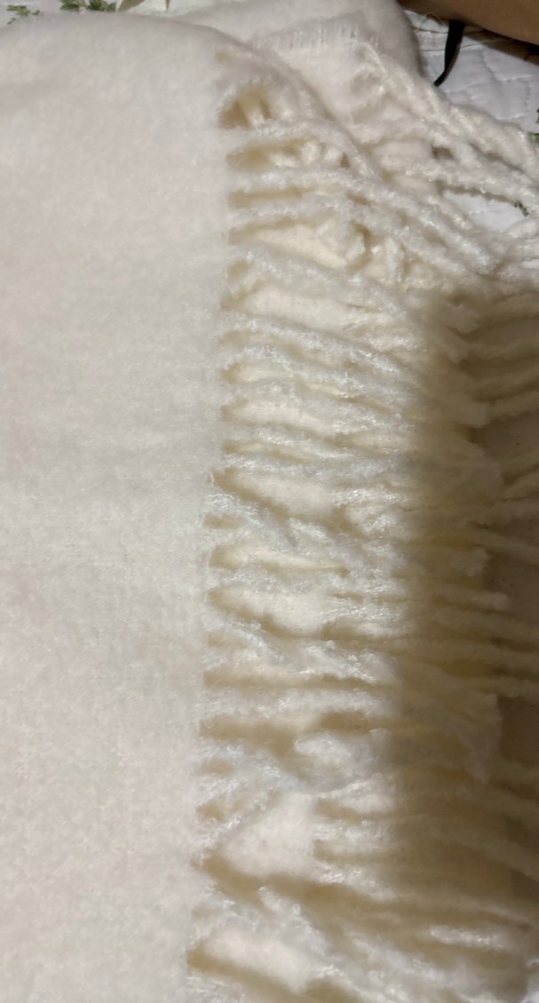 Beyaz Kadın Yün Püsküllü Şal - Görsel 3