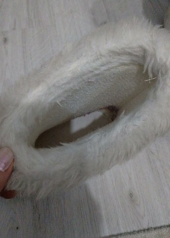 Kız Çocuk Beyaz Kürklü Bot - Görsel 3