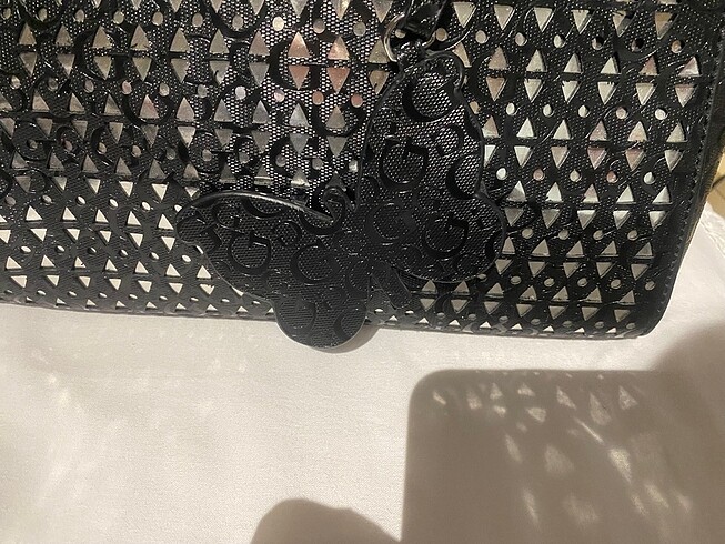Beden Orjinal guess siyah çanta