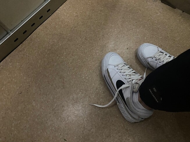 39 Beden beyaz Renk Orijinal Nike ayakkabı