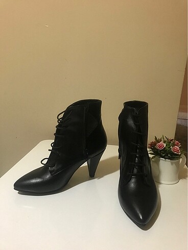 Siyah bootie