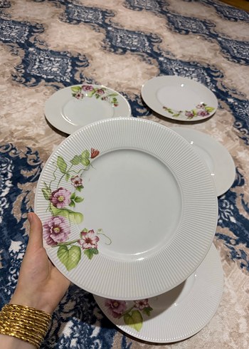 Çiçek Desenli Beyaz Porselen Tabak Seti - Görsel 2