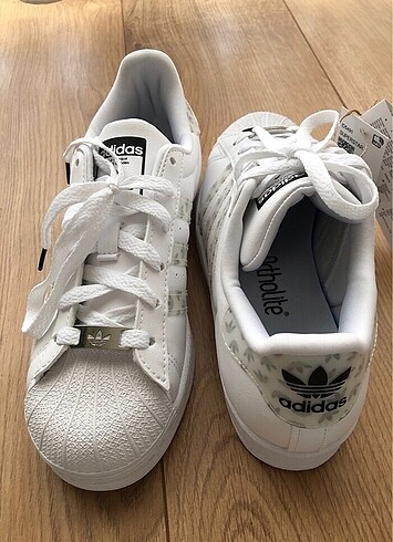 36 Beden beyaz Renk Orijinal adidas spor ayakkabı