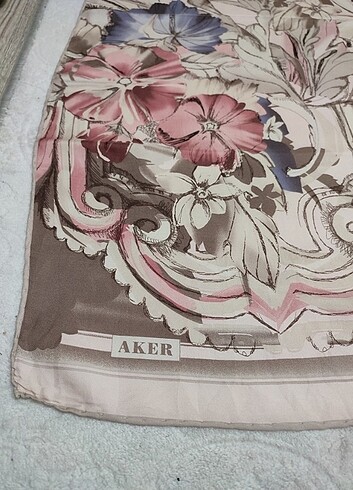 Aker Aker ipek eşarp