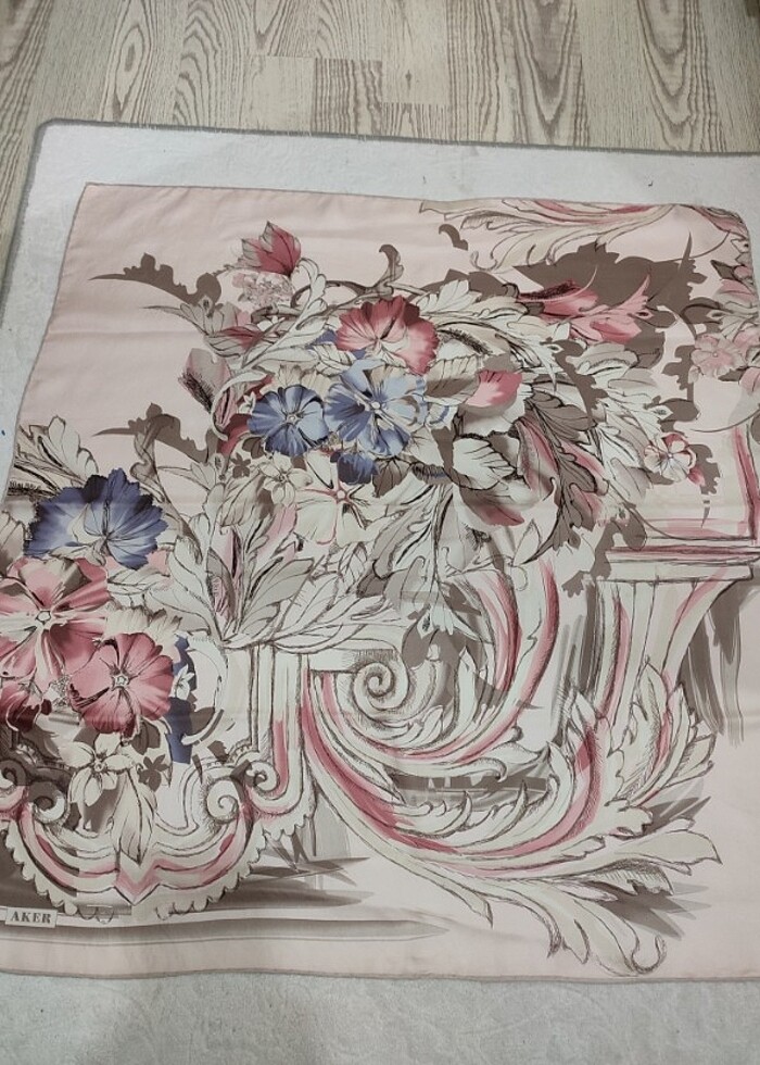 Aker ipek eşarp - Görsel 3