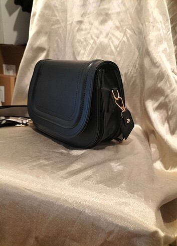 Zara model siyah çanta 