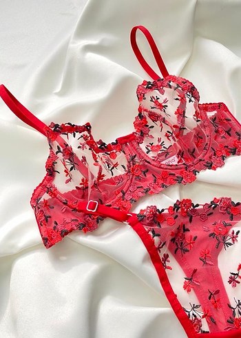 Kırmızı Nakışlı Bohem Parisian Sütyen Takımı - Görsel 3