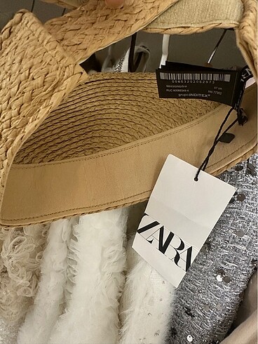 Zara Zara hasır şapka