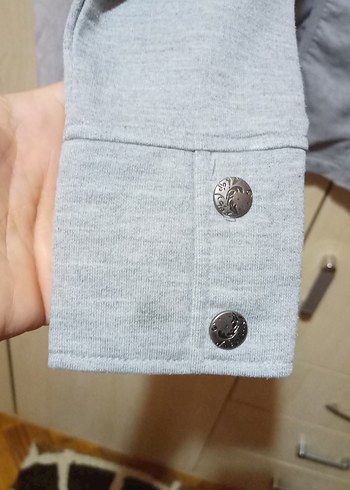 Gri Kapüşonlu Düğmeli swift - Görsel 5