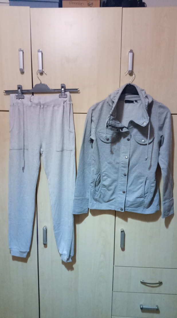 Gri Kapüşonlu Düğmeli swift - Görsel 2