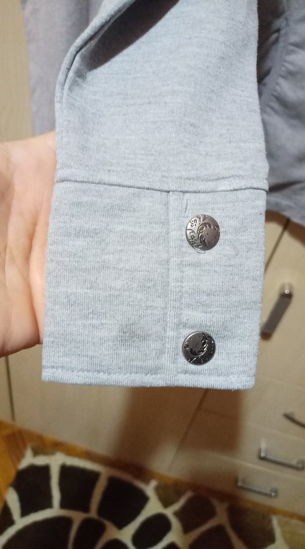 Gri Kapüşonlu Düğmeli swift - Görsel 5