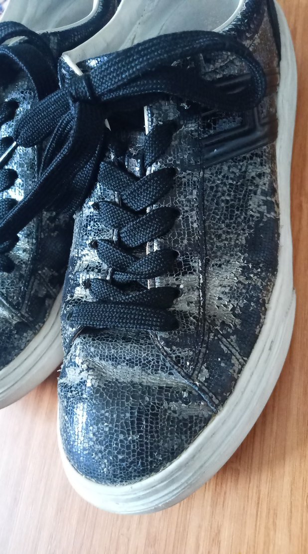 Kadın Gri Yılan Desenli Bağcıklı Spor Ayakkabı - Görsel 5