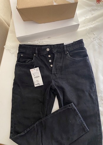 Düğmeli Siyah Midi Kot Pantolon