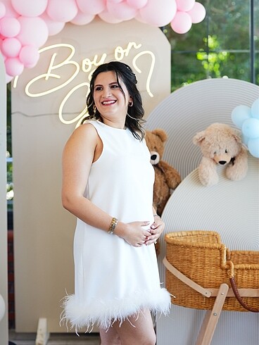 Zara Tüylü otriş beyaz elbise