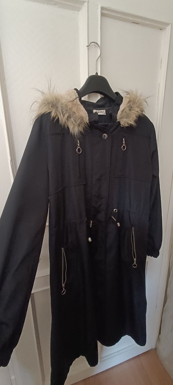 Siyah Kürklü Kadın Uzun Parka - Görsel 2