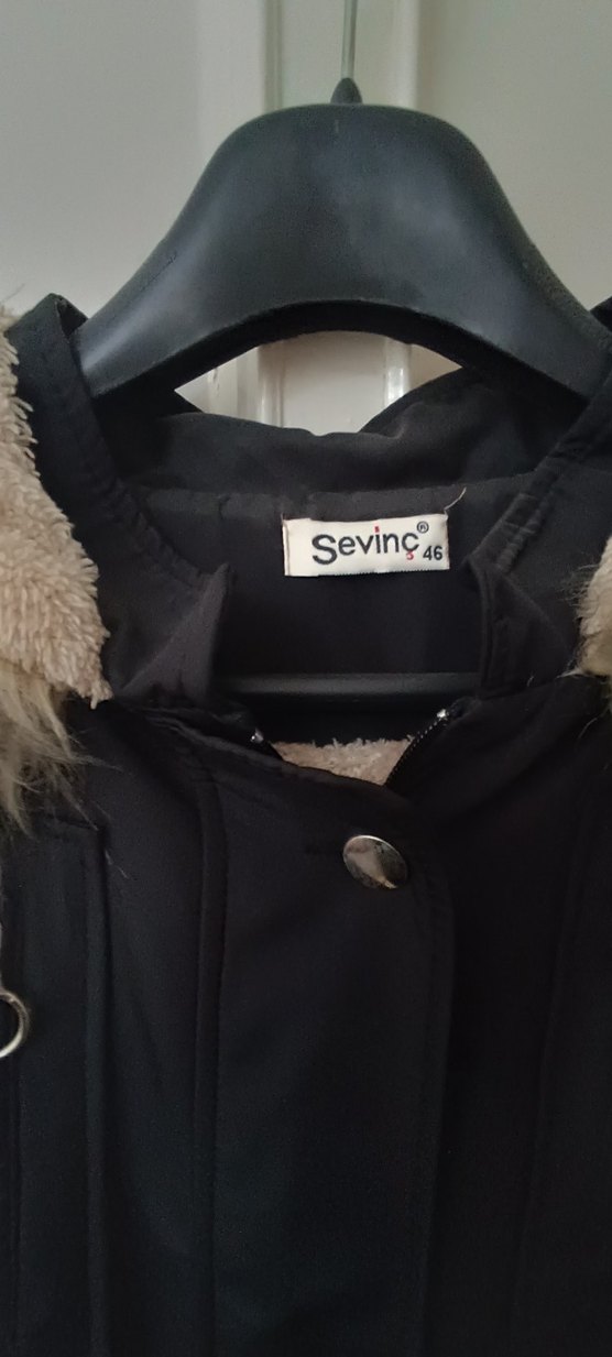 Siyah Kürklü Kadın Uzun Parka - Görsel 3