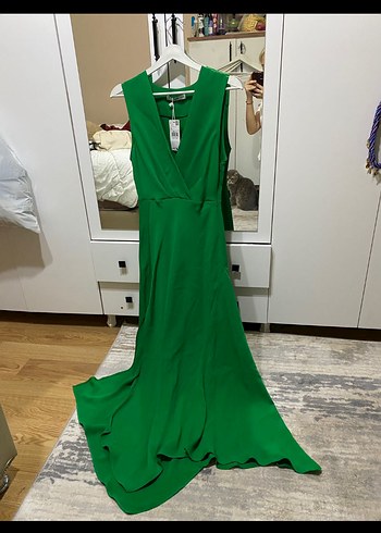 Mango Asimetrik Yeşil V Yakalı Uzun Yırtmaçlı Drapeli Elbise - Görsel 4