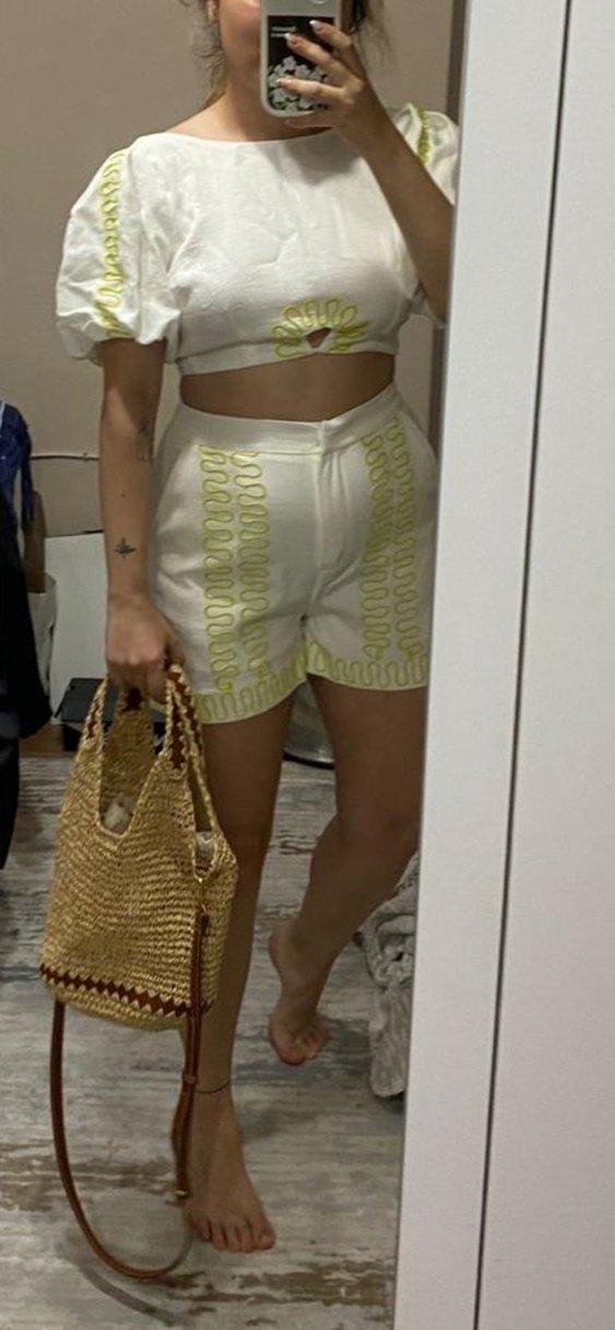 QUZU Marka Nakışlı Beyaz Kadın Şort Bluz Takım - Görsel 5