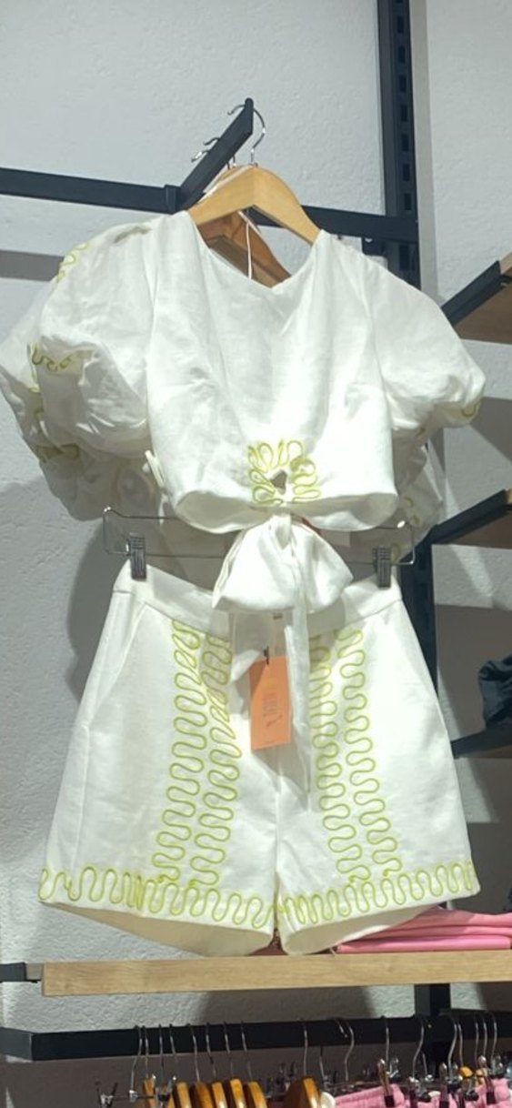 QUZU Marka Nakışlı Beyaz Kadın Şort Bluz Takım - Görsel 2