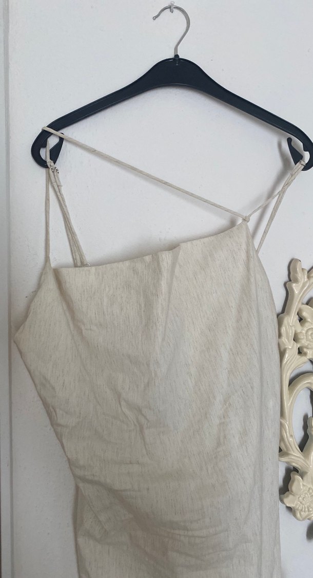 Stradivarius Bej Drapeli mini yırtmaçlı Kısa Elbise - Görsel 5