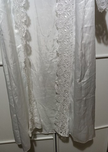 Nakışlı Uzun Beyaz Vintage Kadın Sabahlık - Görsel 3