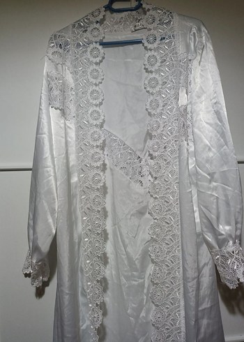 Nakışlı Uzun Beyaz Vintage Kadın Sabahlık - Görsel 2