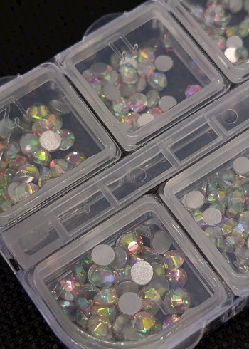 Swarovski Parlak Çok Renkli Tırnak Süslemeleri - Görsel 2