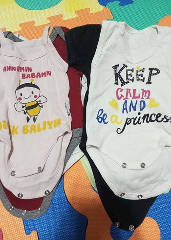 Düğmeli Beyaz Bebek Kolsuz Body - Görsel 4