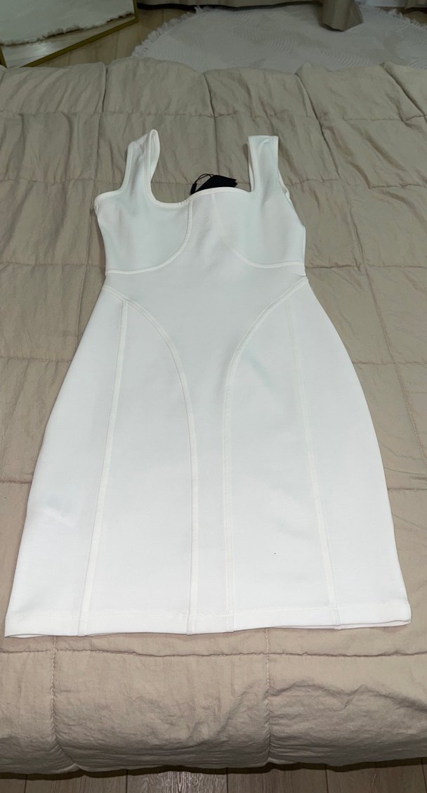 Beyaz kareYaka Kadın Elbise - Görsel 4