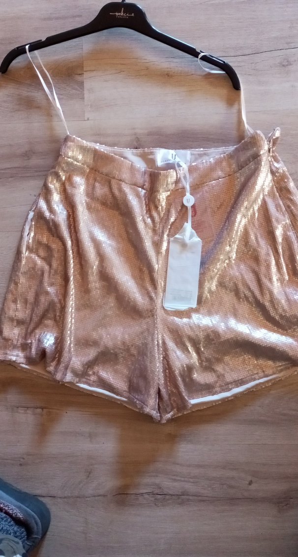 pul detaylı şort - Görsel 3