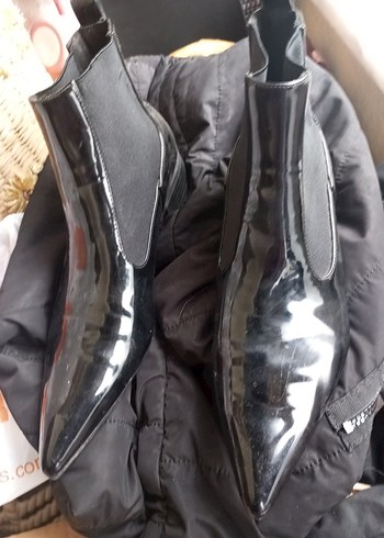 ZARA MARKA  Parlak Siyah Rugan Stiletto Bot - Görsel 2