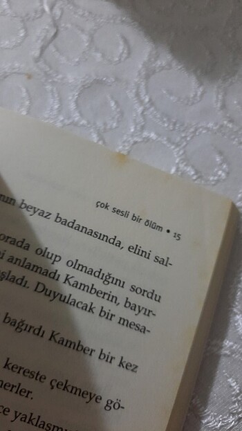  Beden Renk Rasim Ozdenoren - Çok Sesli Bir Ölüm 