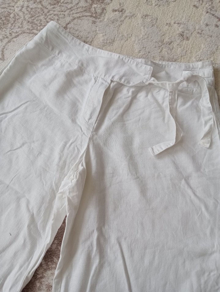 Beyaz Keten Kemerli Mini Kadın Kapri - Görsel 2