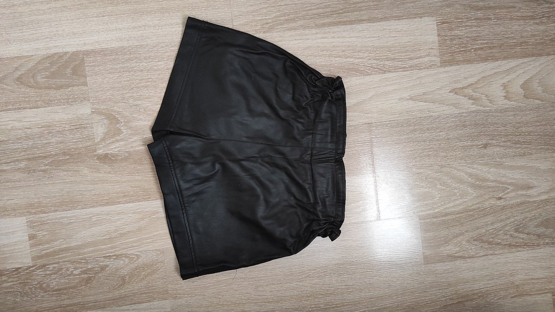 Deri Siyah Mini Şort - Görsel 3