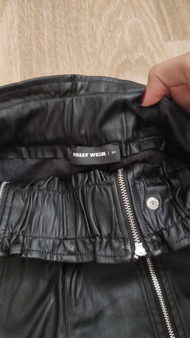 Deri Siyah Mini Şort - Görsel 4