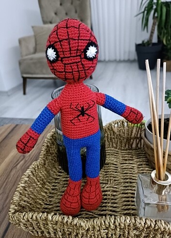 Amigurumu örümcek adam 