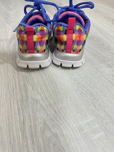 28 Beden Skechers spor ayakkabı