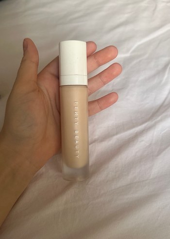 Fenty Beauty Açık Bej Fondöten