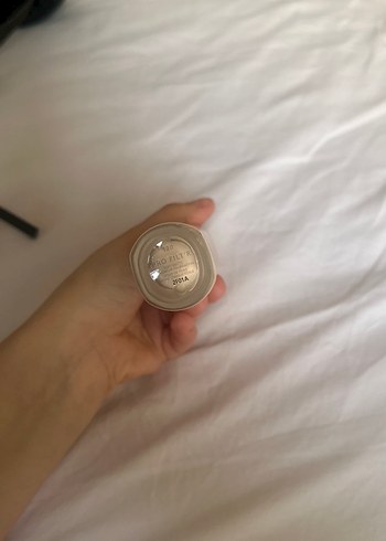 Fenty Beauty Fenty Beauty Açık Bej Fondöten