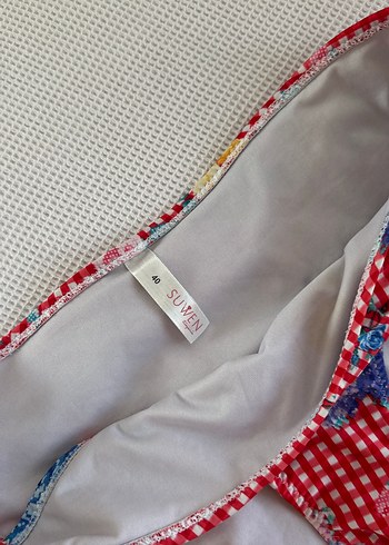 Çiçek Desenli Kırmızı Volanlı Bikini Altı - Görsel 2