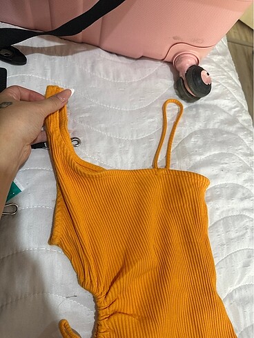xs Beden turuncu Renk Bershka turuncu beli pencere detaylı elbise