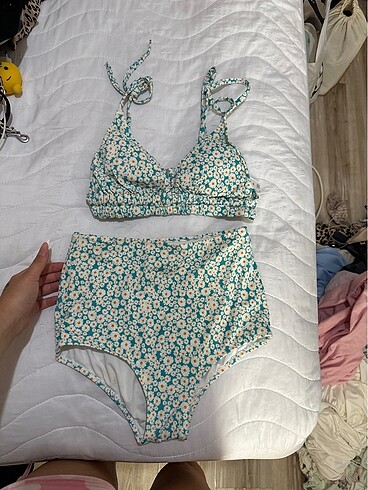 Dagi çiçekli bikini takımı