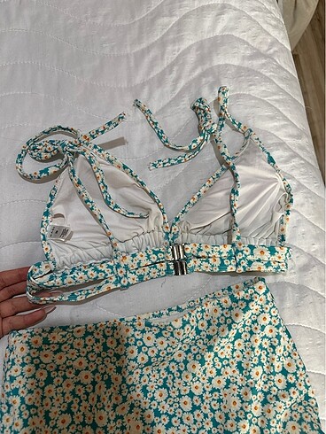 38 Beden Dagi çiçekli bikini takımı