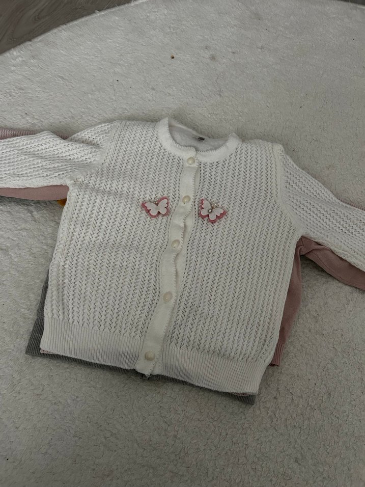 Nakışlı Gri Kız Triko Hırka - Görsel 3