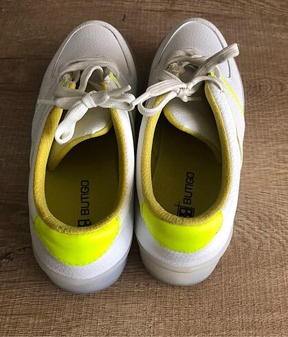 36 Beden Butigo beyaz spor ayakkabı
