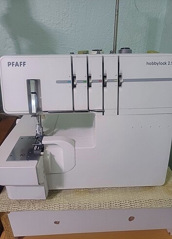 PFAFF OVARLOK MAKİNESİ 