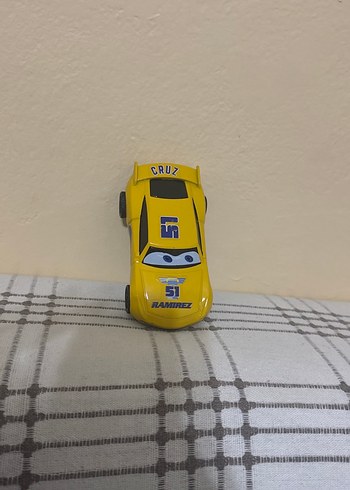 Sarı Oyuncak Araba - Cruz Ramirez