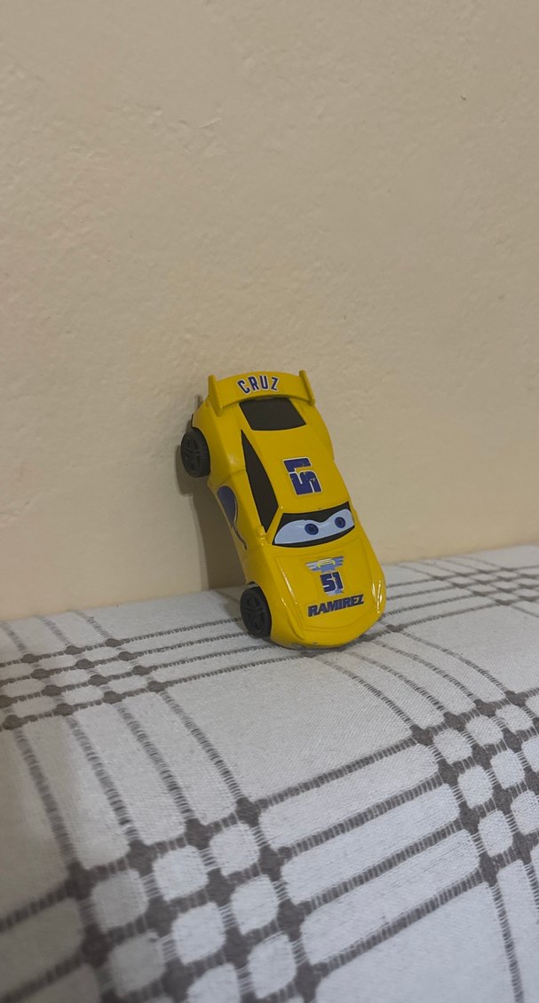 Sarı Oyuncak Araba - Cruz Ramirez - Görsel 2