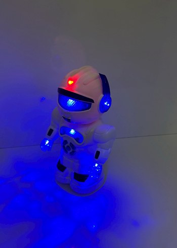 Robot çarp dön sesli ışıklı 15 fonksiyonlu robot 15 cm - Görsel 3